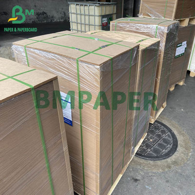 แผ่นกระดาษคราฟท์สีน้ำตาลเข้มความแข็งแรงสูง 80gsm 90gsm สำหรับถุงจัดส่ง