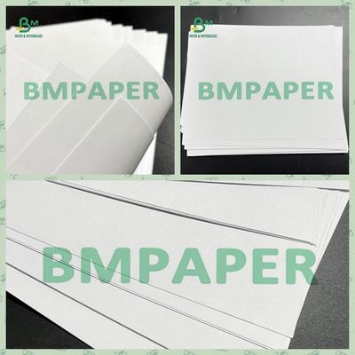 แผ่นกระดาษ Woodfree สีขาวสว่างสูง 70 GSM สำหรับการพิมพ์อุตสาหกรรม