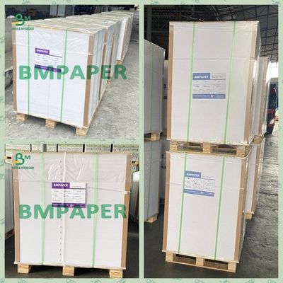 แผ่นกระดาษ Woodfree สีขาวสว่างสูง 70 GSM สำหรับการพิมพ์อุตสาหกรรม