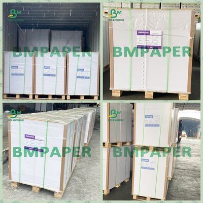 แผ่นกระดาษ Woodfree สีขาวสว่างสูง 70 GSM สำหรับการพิมพ์อุตสาหกรรม