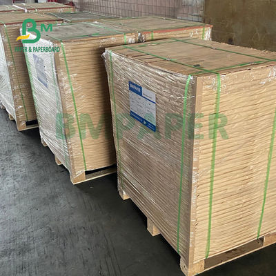 กระดาษสีขาว C2S เงาสูง 200GSM สำหรับนิตยสาร 24 '' x 36 '' พื้นผิวสม่ำเสมอ