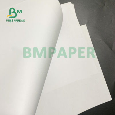 แผ่นกระดาษขาวไม่เคลือบ 58gsm 60gsm สำหรับเอกสาร 615mm X 860mm
