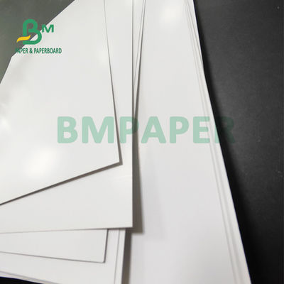 70 # 90 # C2S กระดาษเคลือบเงาเคลือบปกเงาสำหรับนิตยสาร 13 '' x 19 '' ความขาวสูง