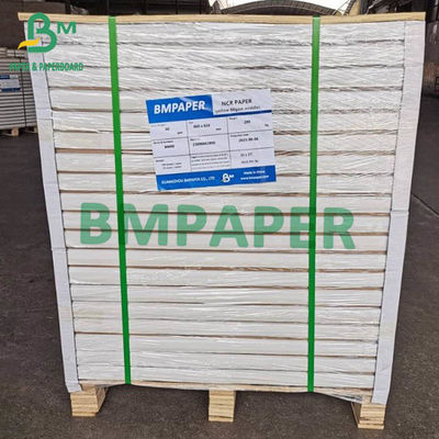 กระดาษ NCR ไร้คาร์บอน 55GSM 60GSM กระดาษคาร์บอนด้านหน้าด้านหลัง 55GSM 60GSM 66x100cm ขนาด 500 แผ่น