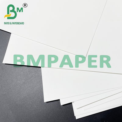 กระดาษสังเคราะห์สีขาวทนทาน 250um 350um สําหรับการพิมพ์และการติดป้าย