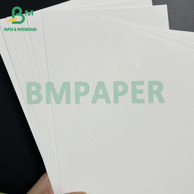 ความมั่นคงในการพิมพ์ที่ดี กระดาษกระดาษสีขาว 250gsm สําหรับกล่องเครื่องสําอาง