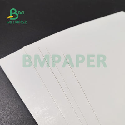 220 กรัม 270 กรัม กระดาษกระดาษสีขาวกระจกเคลือบด้านเดียว สําหรับการ์ดไปรษณีย์ 700 x 1000 มม.