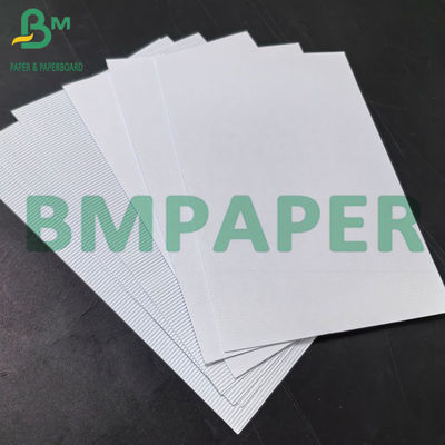 1 มิลลิเมตร 2 มิลลิเมตร F ฟลอยต์ 3 ชั้นผิวขาว กระดาษ corrugated ความแข็งแรงสูง สําหรับกล่องการส่ง