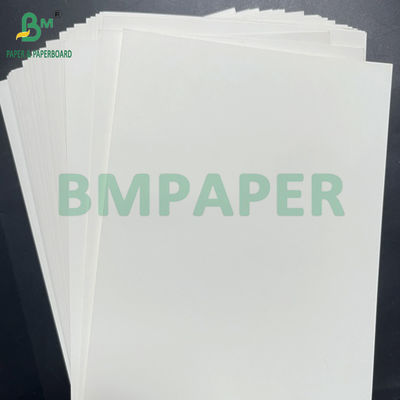 ผลการพิมพ์ที่ดี เรียบเรียบ 300 กรัม + 15 กรัม กระดาษผิว PE ขาว 65 x 95 ซม