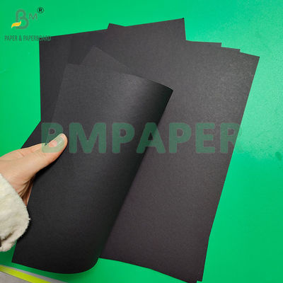400gm กระดาษคาร์ดบอร์ดสีดํา สําหรับการทํากล่องของขวัญ 70 * 100CM