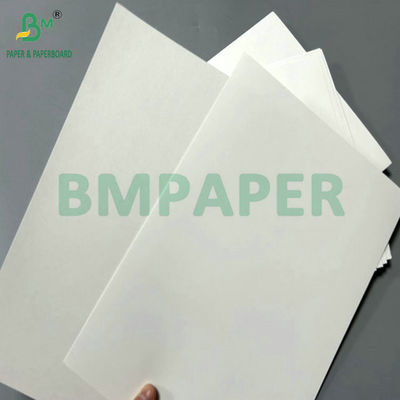 300 กรัม 350 กรัม กระดาษกระดาษพับเคลือบสีขาว สําหรับการพิมพ์ระดับสูง 65 X 90 ซม.