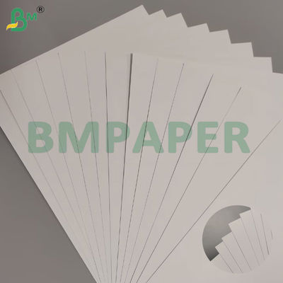787 * 1092mm กระดาษไม่เคลือบ Woodfree กระดาษไม้บริสุทธิ์ Jumo Sheet