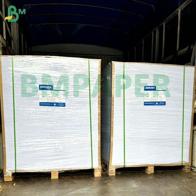 60GSM 80 GSM กระดาษไร้พลาสติกแบบน้ํา ป้องกันไขมันและกันน้ําสําหรับการบรรจุเบอร์เกอร์ การบรรจุอาหารรวดเร็ว กระดาษเบเกอร์