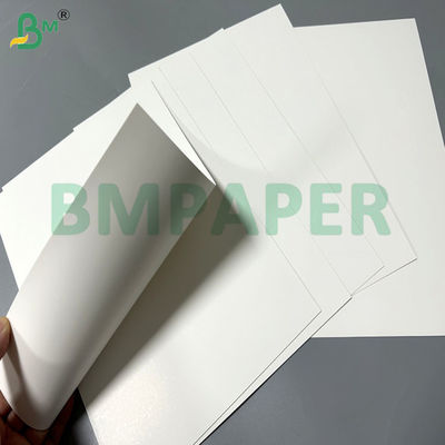 250 กรัม 300 กรัม ปกแต่ง 1 ด้าน กระปุกกระดาษกระดาษสีขาว FBB สําหรับบรรจุแบตเตอรี่ 61x86cm