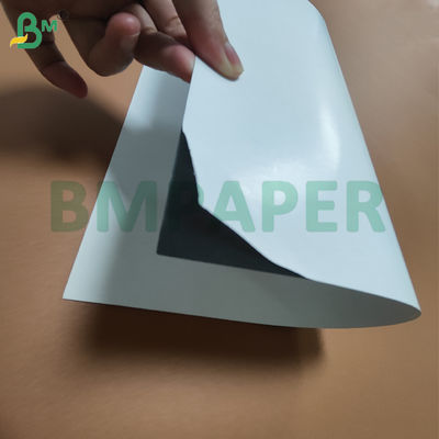 310gsm 320gsm กระดาษแกนสีดํา C2S กระดาษแกนสีดํา สําหรับการเล่นไพ่ A3 A4 ความละเอียดสูง