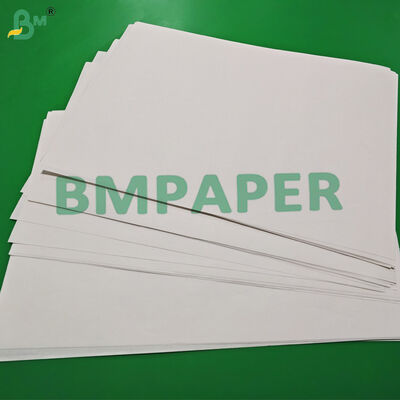 70g 80g กระดาษไครฟอฟท์ขาวขาวสําหรับกระเป๋าของขวัญ ความแข็งแรงสูง 750mm 1020mm