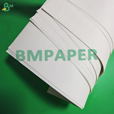 70g 80g กระดาษไครฟอฟท์ขาวขาวสําหรับกระเป๋าของขวัญ ความแข็งแรงสูง 750mm 1020mm