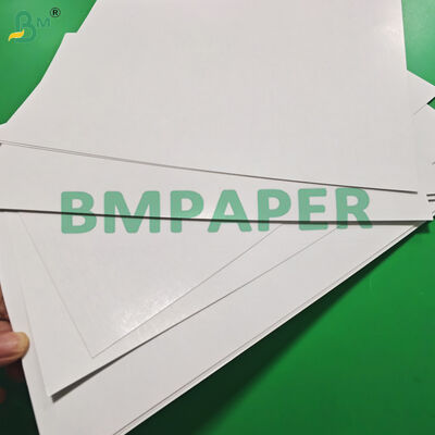 300GSM 310GSM กระดานไพ่เล่น ด้านผิวเรียบ ด้านกลางดํา 640 x 900mm
