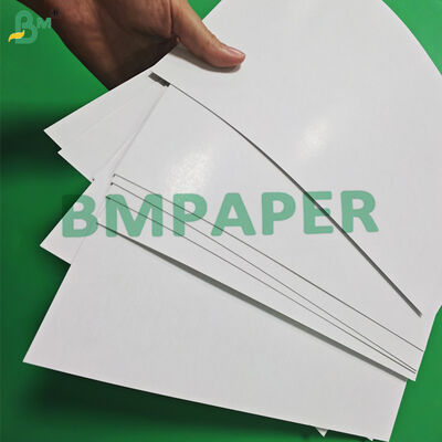 300GSM 310GSM กระดานไพ่เล่น ด้านผิวเรียบ ด้านกลางดํา 640 x 900mm
